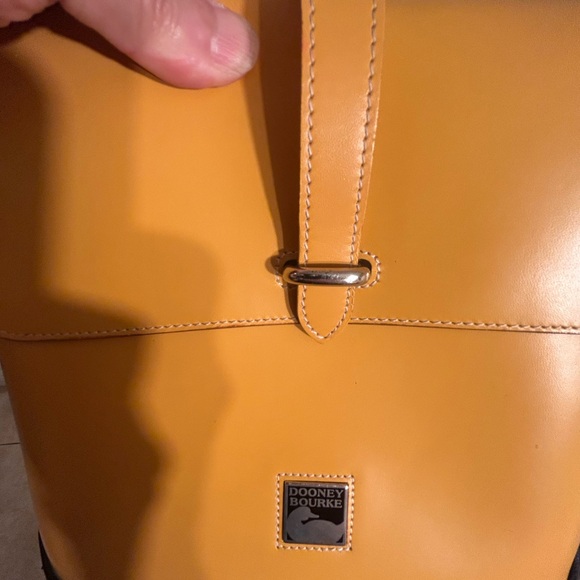 Vintage Dooney & Bourke Parasole Flap Mustard Leather Shoulder Bag - Picture 12 of 16